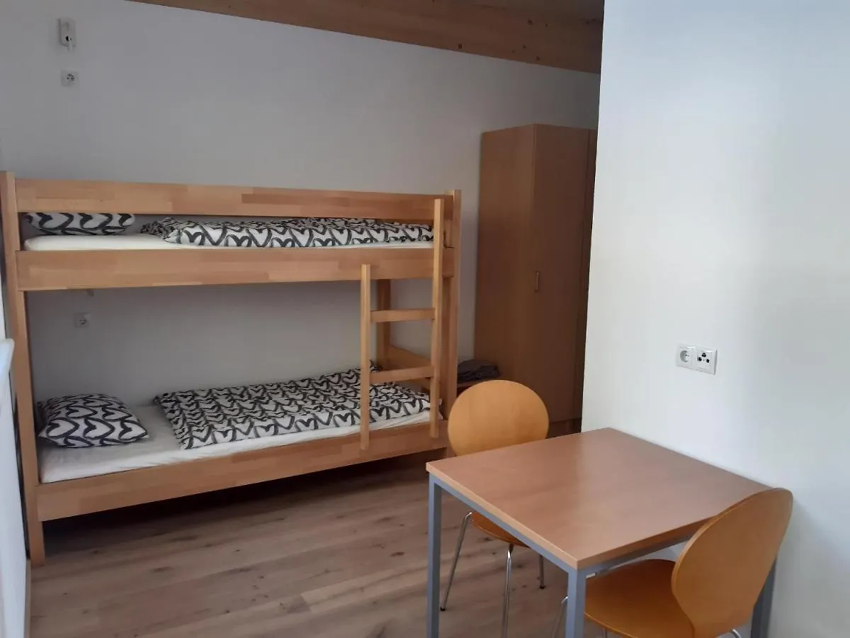 Haus Der Freundschaft - Gemeinnuetziges Kinder- Und Jugendgaestehaus Innsbruck Hostel